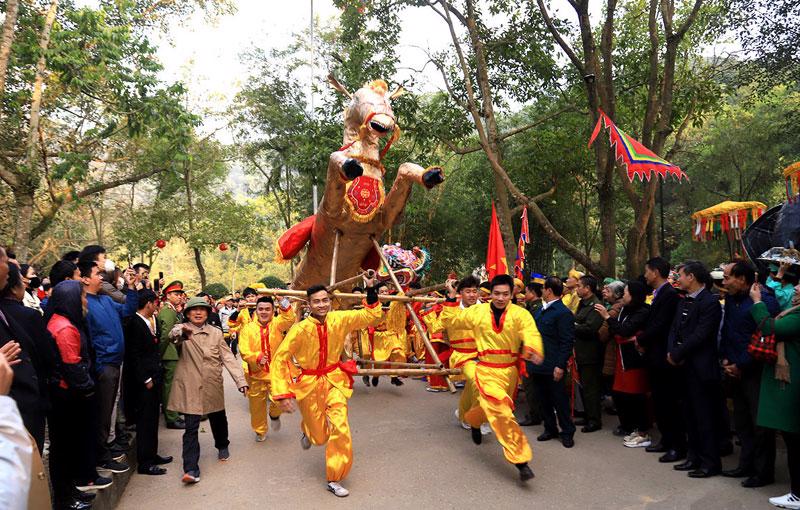 Lễ hội Gióng – Hà Nội [6 – 12/4 AL]